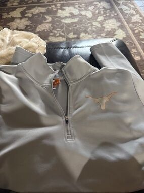 Texas Longhorns Grey 1/4 Zip Pullover with Longhorn Logo